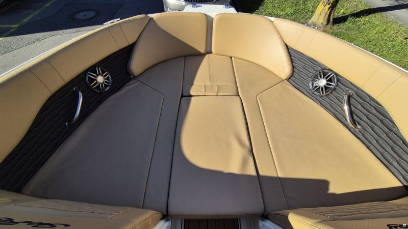 Sea Ray SPX 230