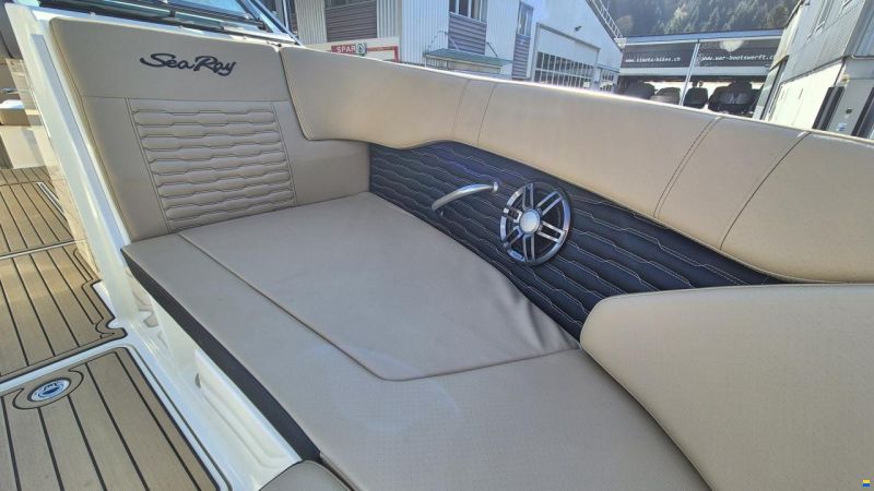 Sea Ray SPX 230