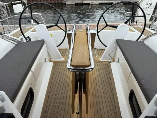 Hanse 385
