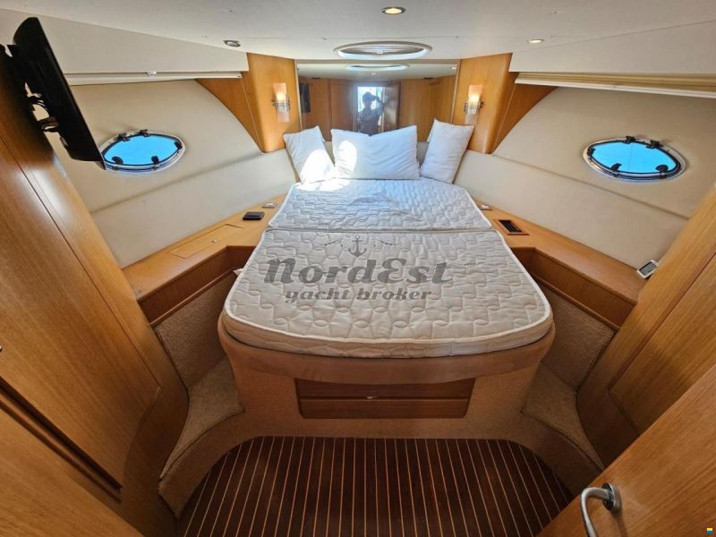 Rodman 44 fly - IPS 500