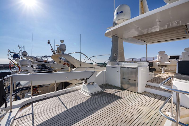 Outer Reef Trident 620