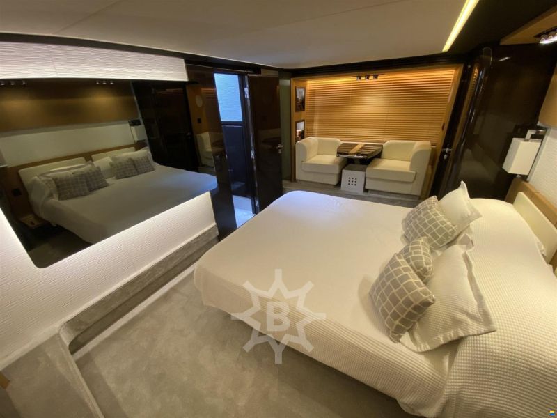 Azimut 77S