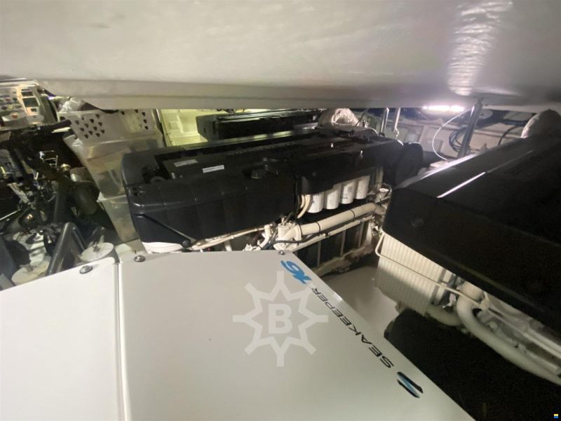 Azimut 77S