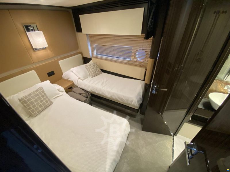 Azimut 77S