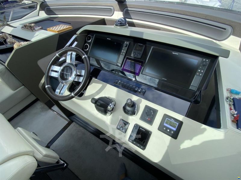 Azimut 77S
