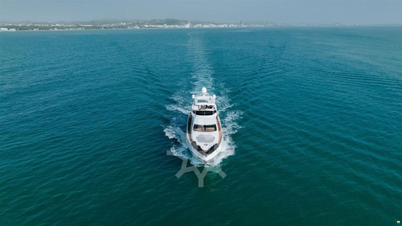 Azimut 68 EVO