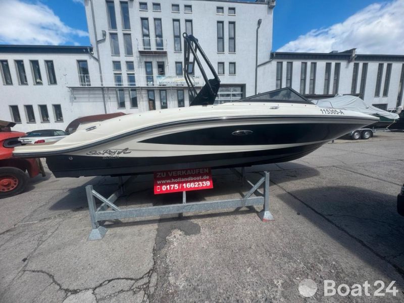 Sea Ray 210 SPX Tower