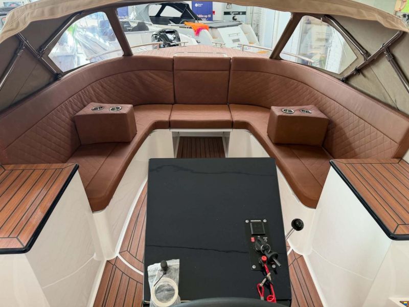 Maxima 730