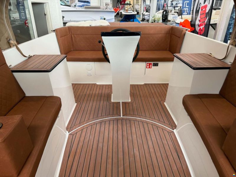 Maxima 730