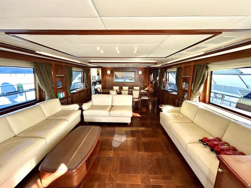 Benetti Delfino 93'