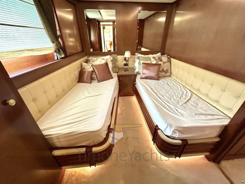 Benetti Delfino 93'