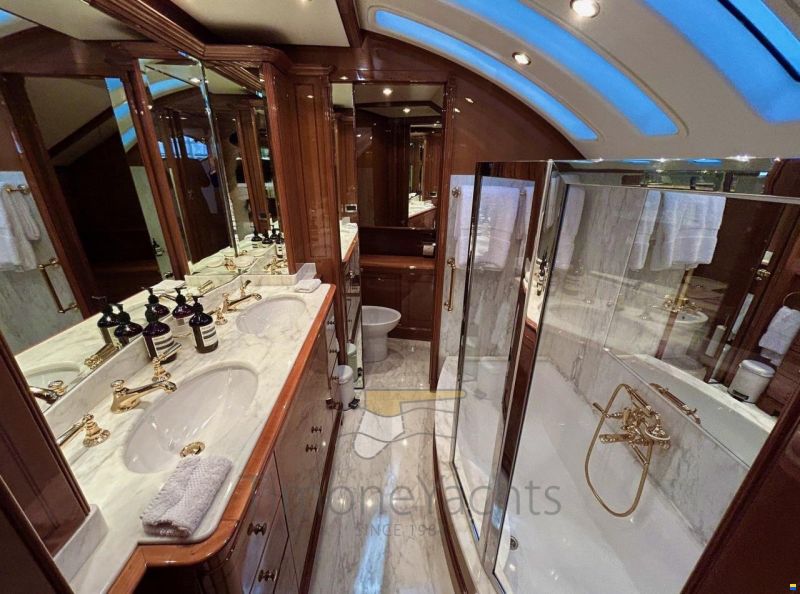 Benetti 85 Legend