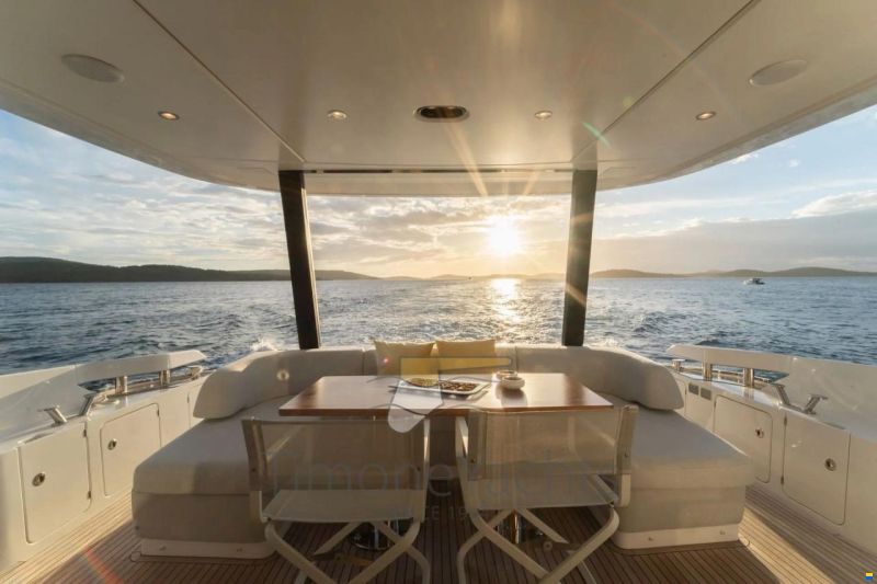 Azimut 68 flybridge