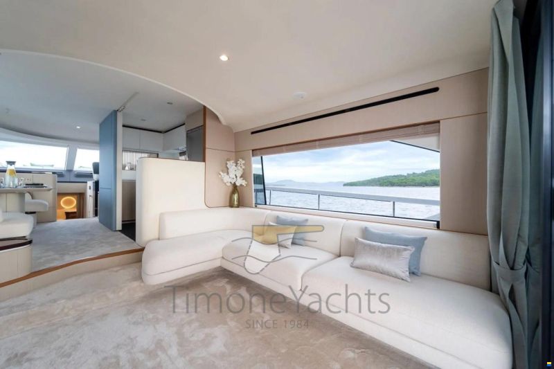 Azimut 68 flybridge