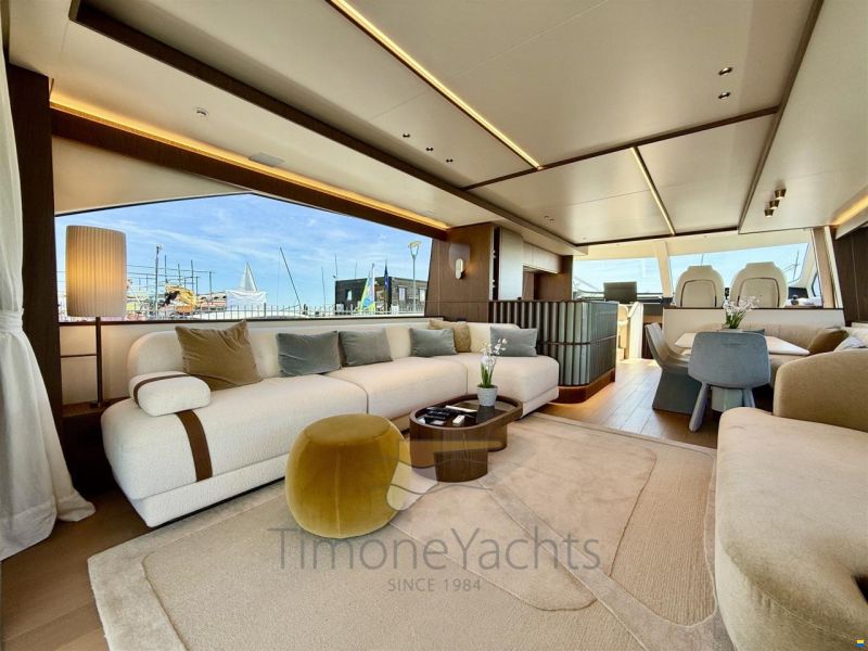 Azimut 72 Fly