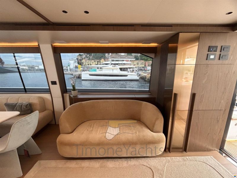 Azimut 72 Fly