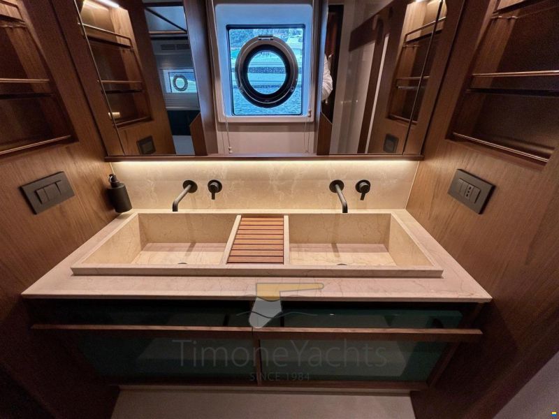 Azimut 72 Fly