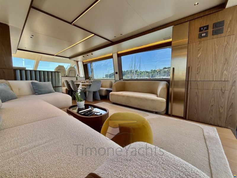 Azimut 72 Fly