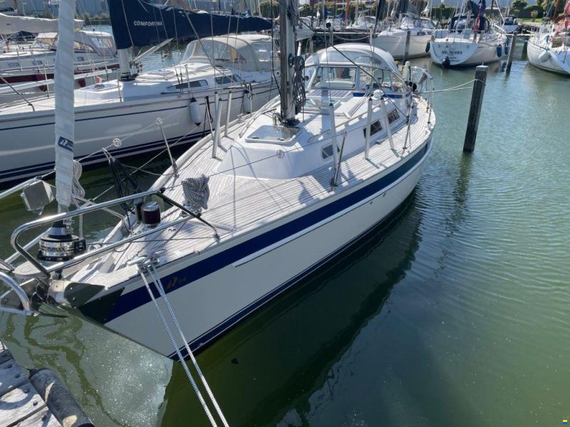 Hallberg-Rassy 34