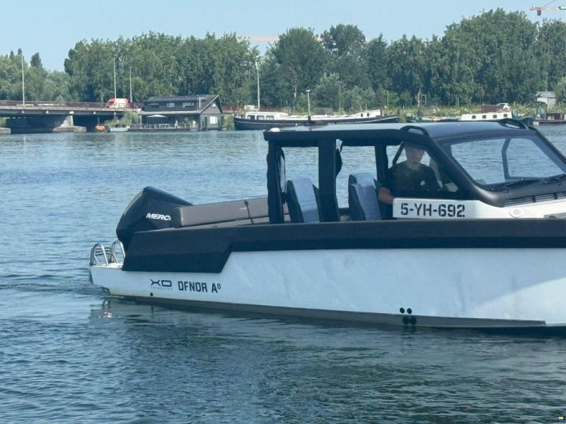 XO Boats DFNDR A8