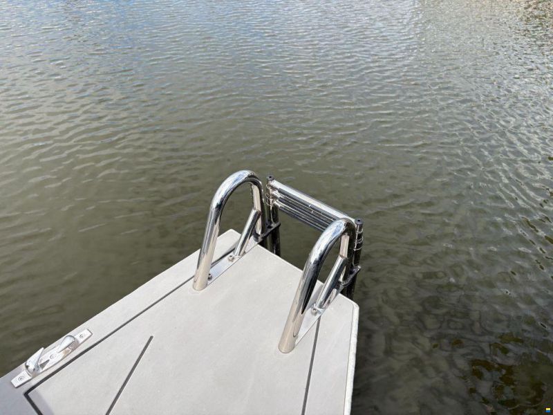 XO Boats DFNDR A8