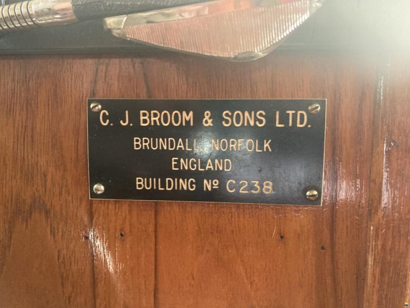 Broom Continental 37