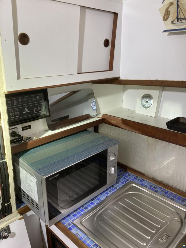 Broom Continental 37
