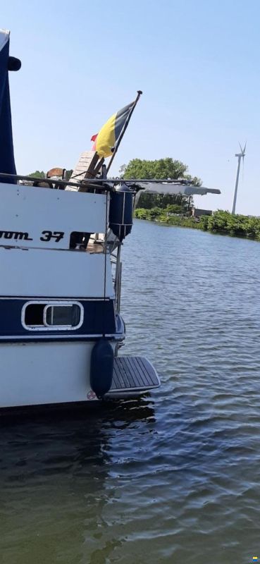 Broom Continental 37