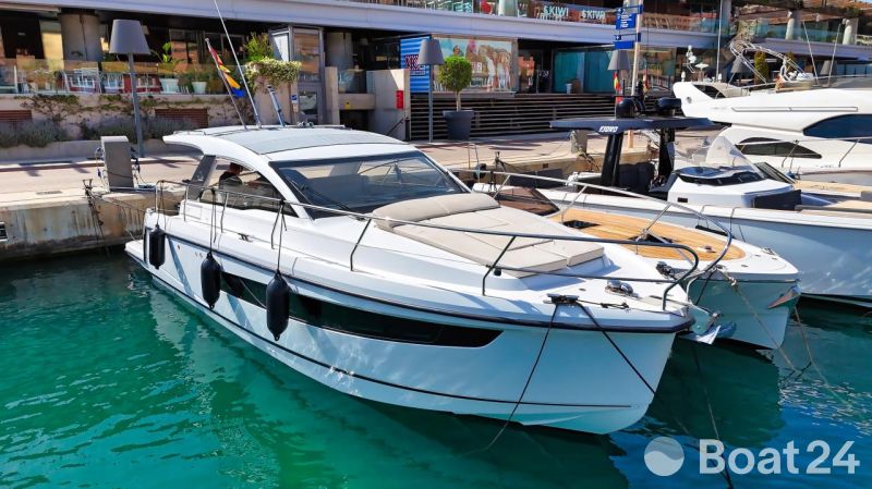 Sealine S 335