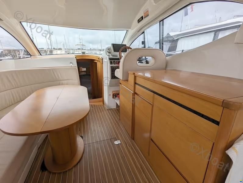 ST Boats 34 Fly