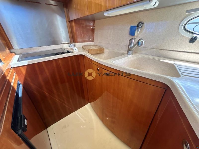 Azimut 46