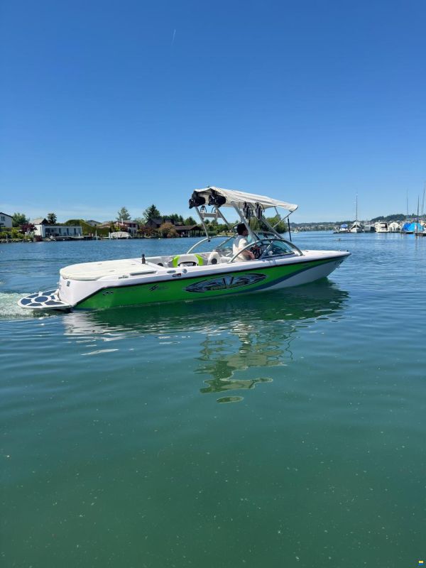 Correct Craft Super Air Nautique 210 TE