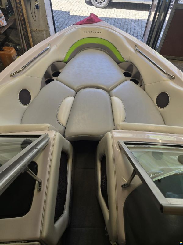 Correct Craft Super Air Nautique 210 TE