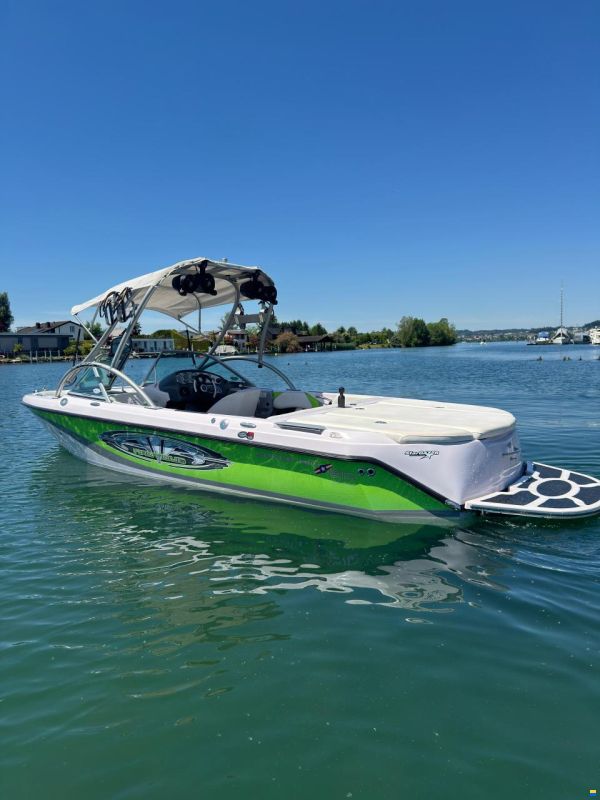 Correct Craft Super Air Nautique 210 TE
