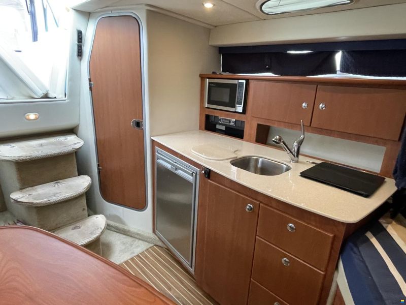 Bayliner 335 Cruiser