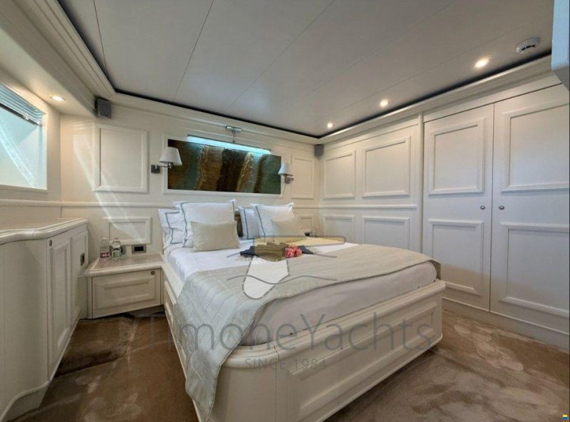 Custom Line Navetta 30