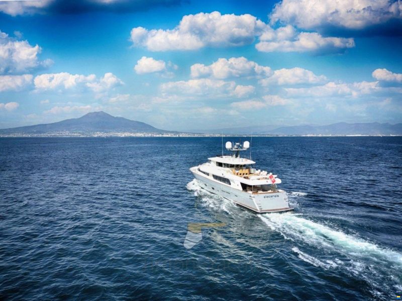 Custom Line Navetta 30