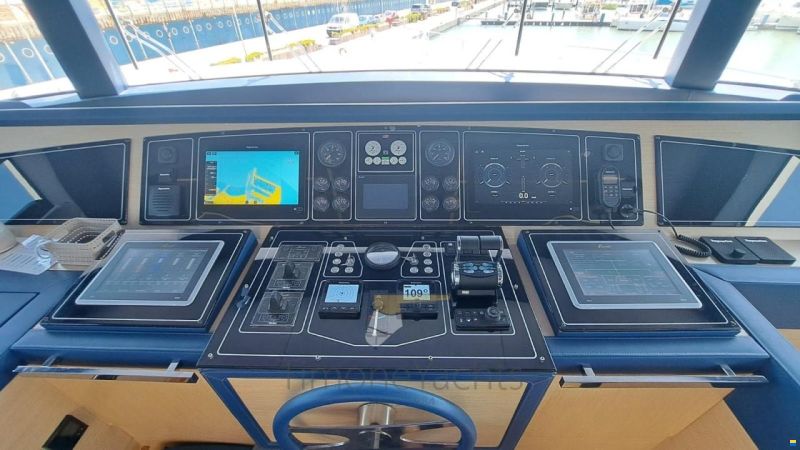 Benetti Delfino 93'