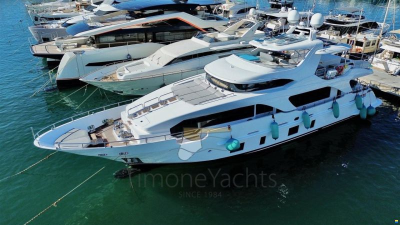 Benetti Delfino 93'