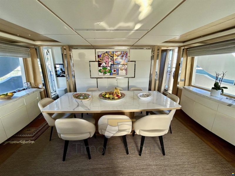 Benetti Delfino 93'