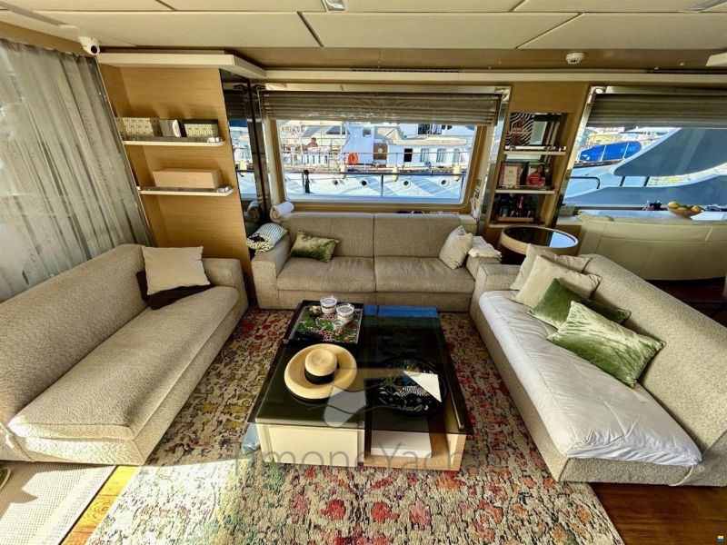 Benetti Delfino 93'