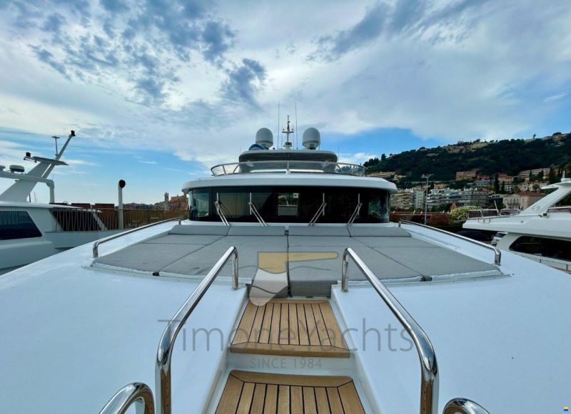 Benetti Delfino 93'