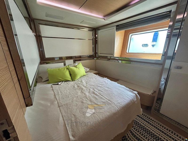 Benetti Delfino 93'