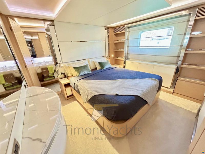 Benetti Delfino 93'