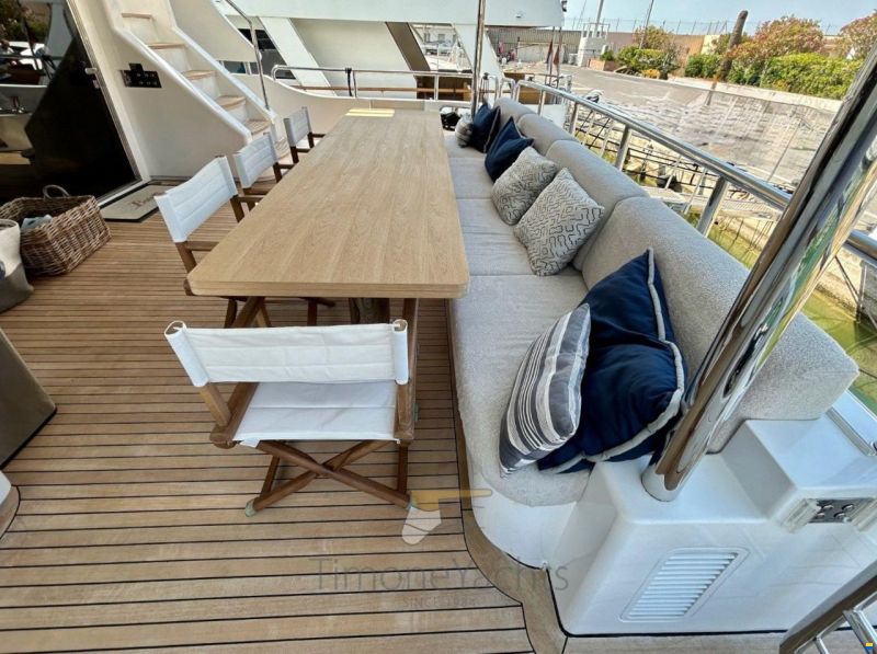Benetti Delfino 93'