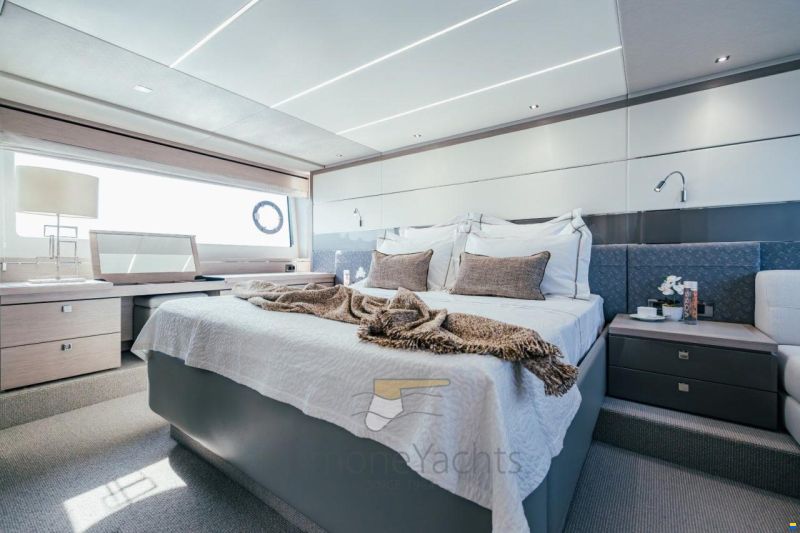 Sunseeker 74 Sport Yacht