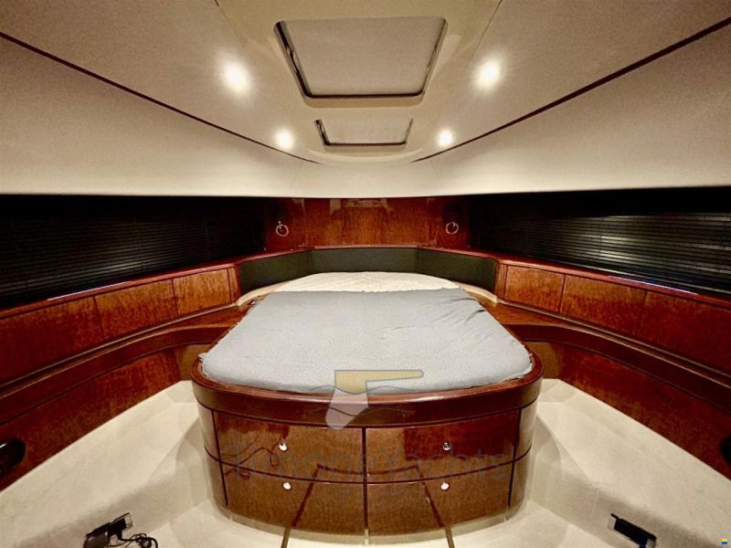 Fairline SQUADRON 74