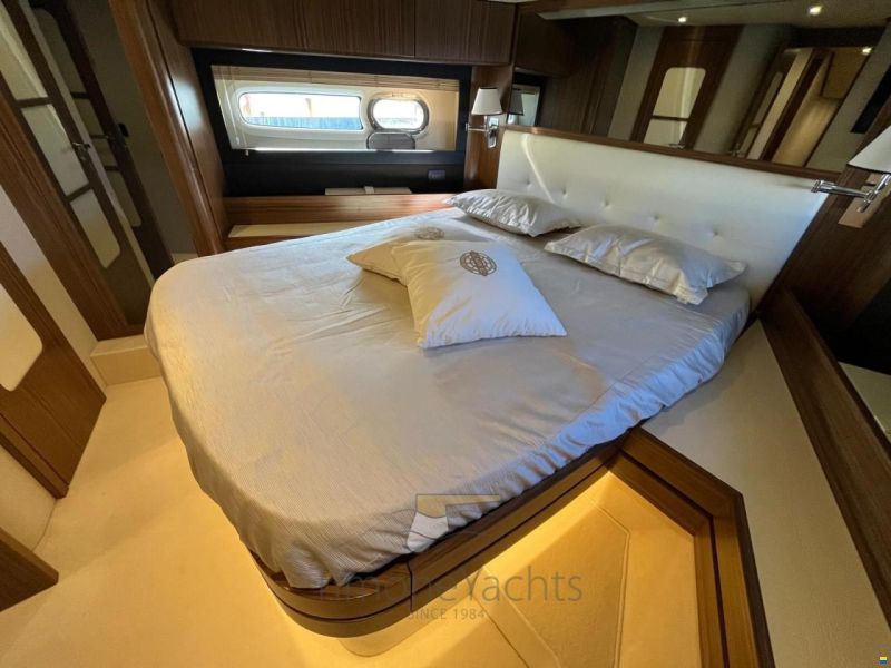 Azimut Magellano 66