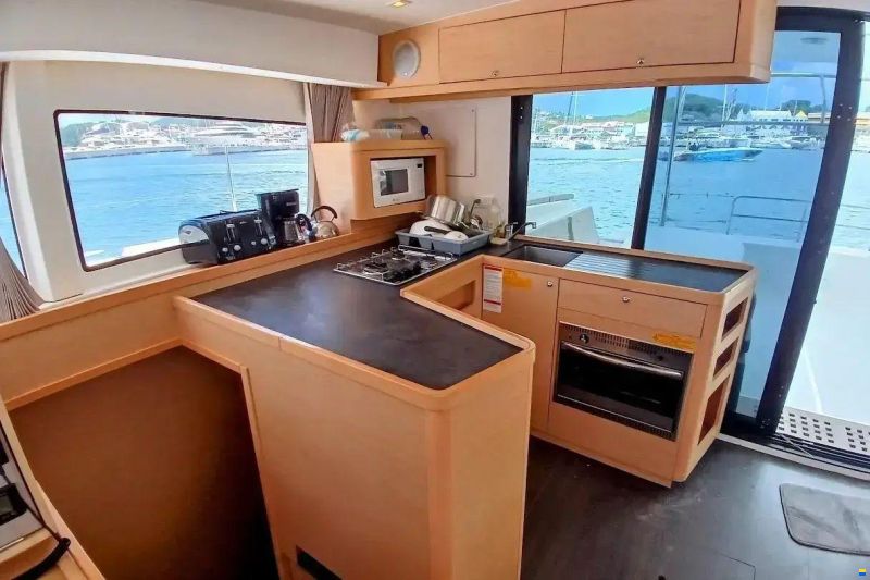 Lagoon 42