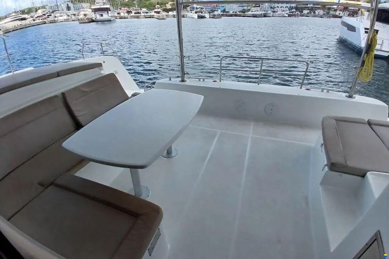 Lagoon 42